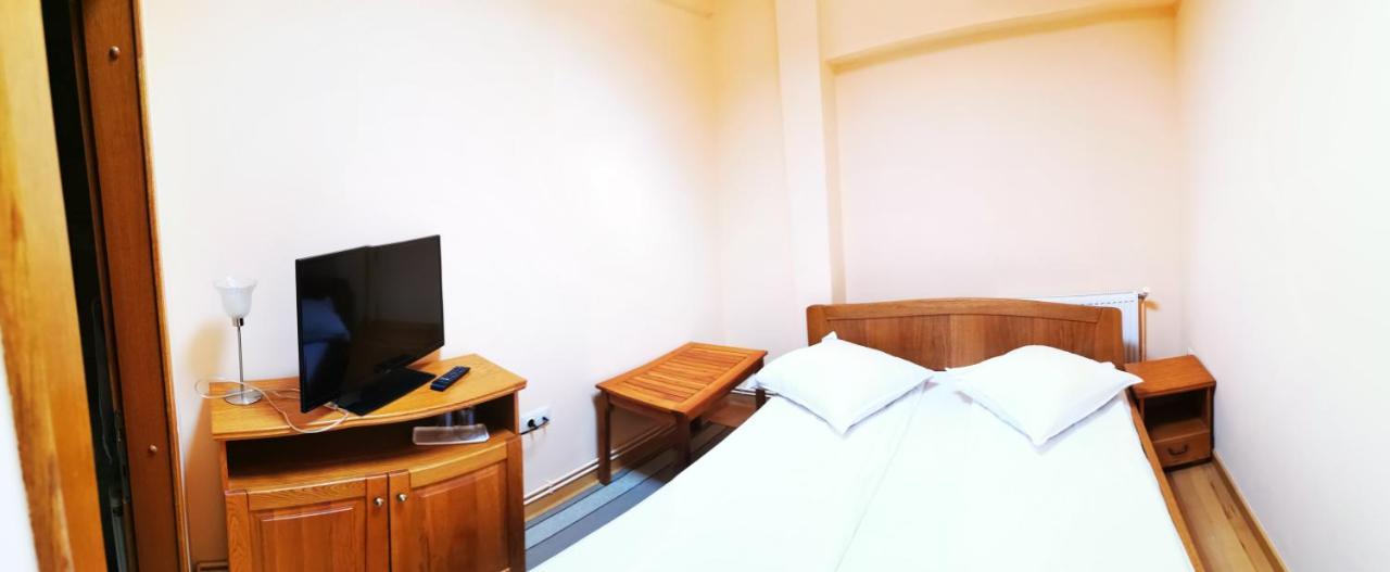 Rakoczi Center Bed & Breakfast Odorheiu Secuiesc Bagian luar foto