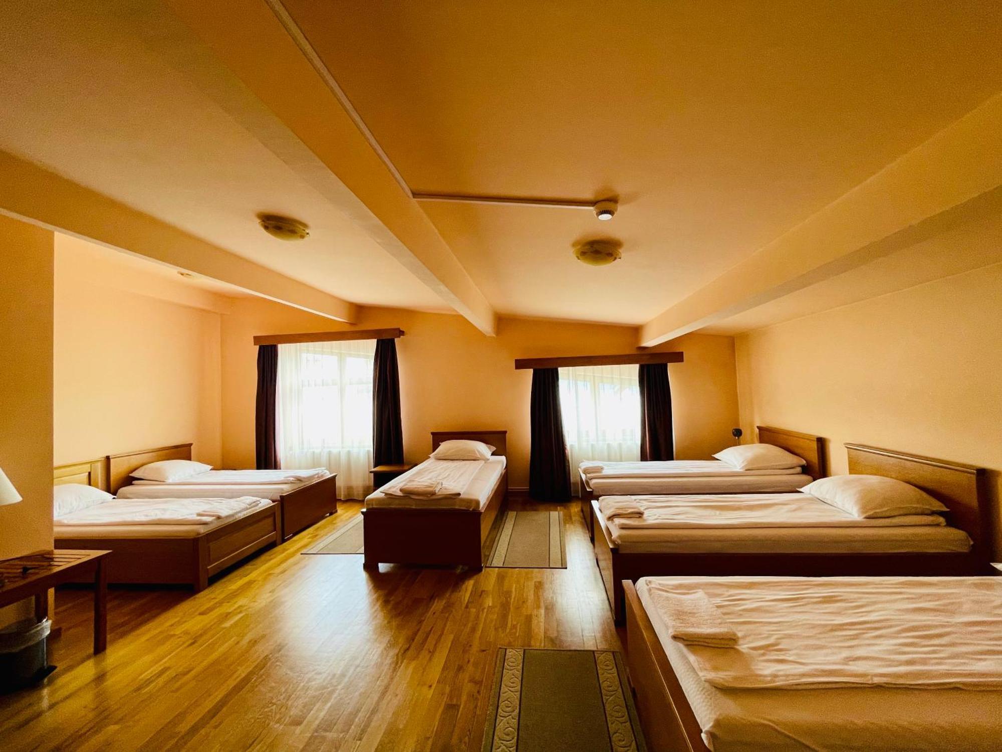Rakoczi Center Bed & Breakfast Odorheiu Secuiesc Bagian luar foto
