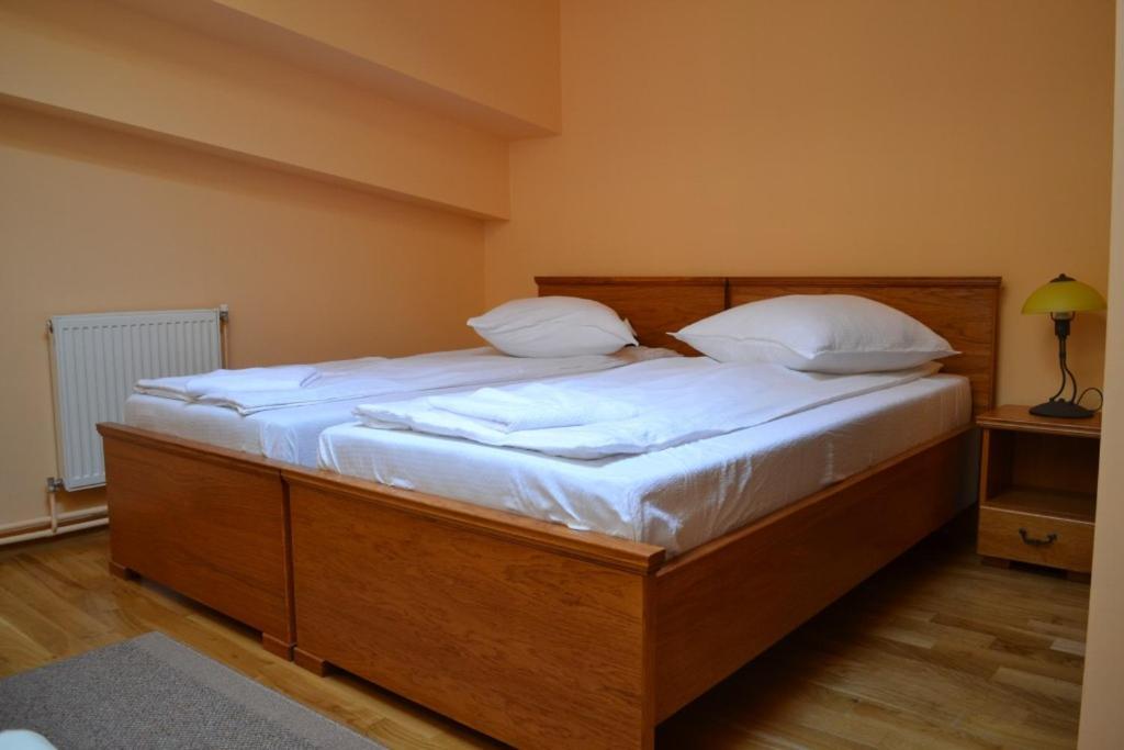 Rakoczi Center Bed & Breakfast Odorheiu Secuiesc Bagian luar foto